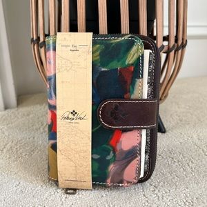 NEW Patricia Nash Winter Bloom Finni Agenda